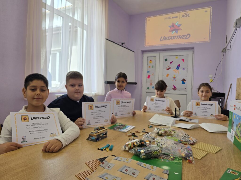 Am înmânat invitațiile oficiale de membru copiilor din cele două echipe de la Școala Gimnazială Constantin Brâncoveanu Vasilați care vor participa anul viitor la Competiția Națională FIRST LEGO League Explore
